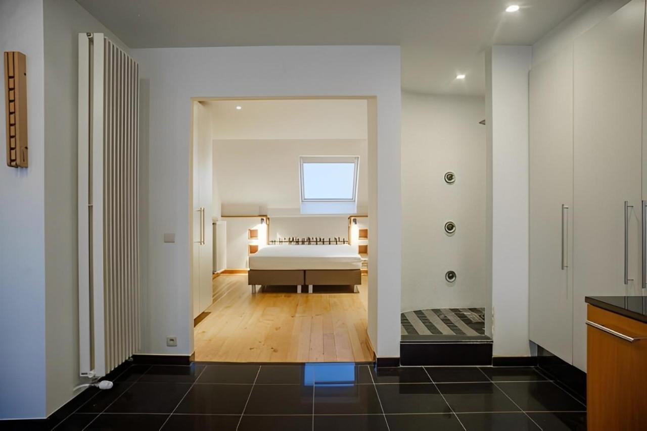 Big And Comfortable Triplex In Knokke Bagian luar foto