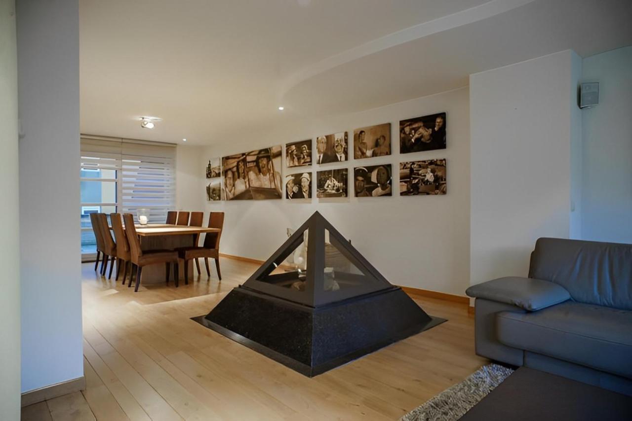 Big And Comfortable Triplex In Knokke Bagian luar foto