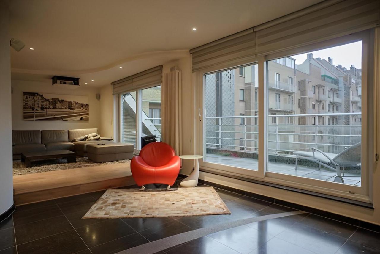 Big And Comfortable Triplex In Knokke Bagian luar foto