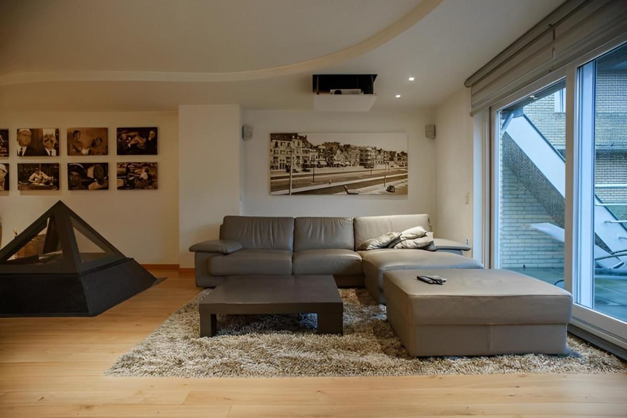 Big And Comfortable Triplex In Knokke Bagian luar foto