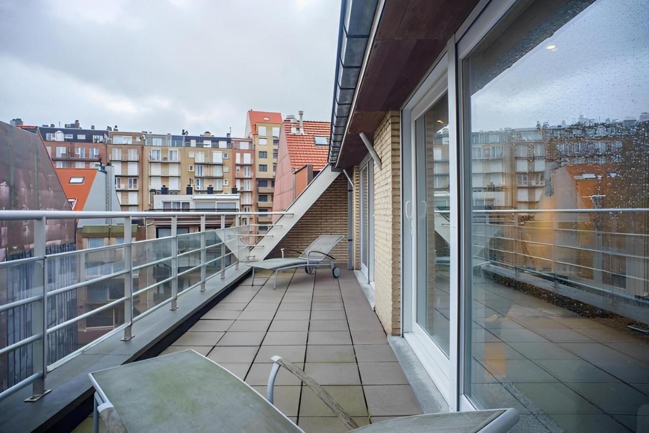 Big And Comfortable Triplex In Knokke Bagian luar foto