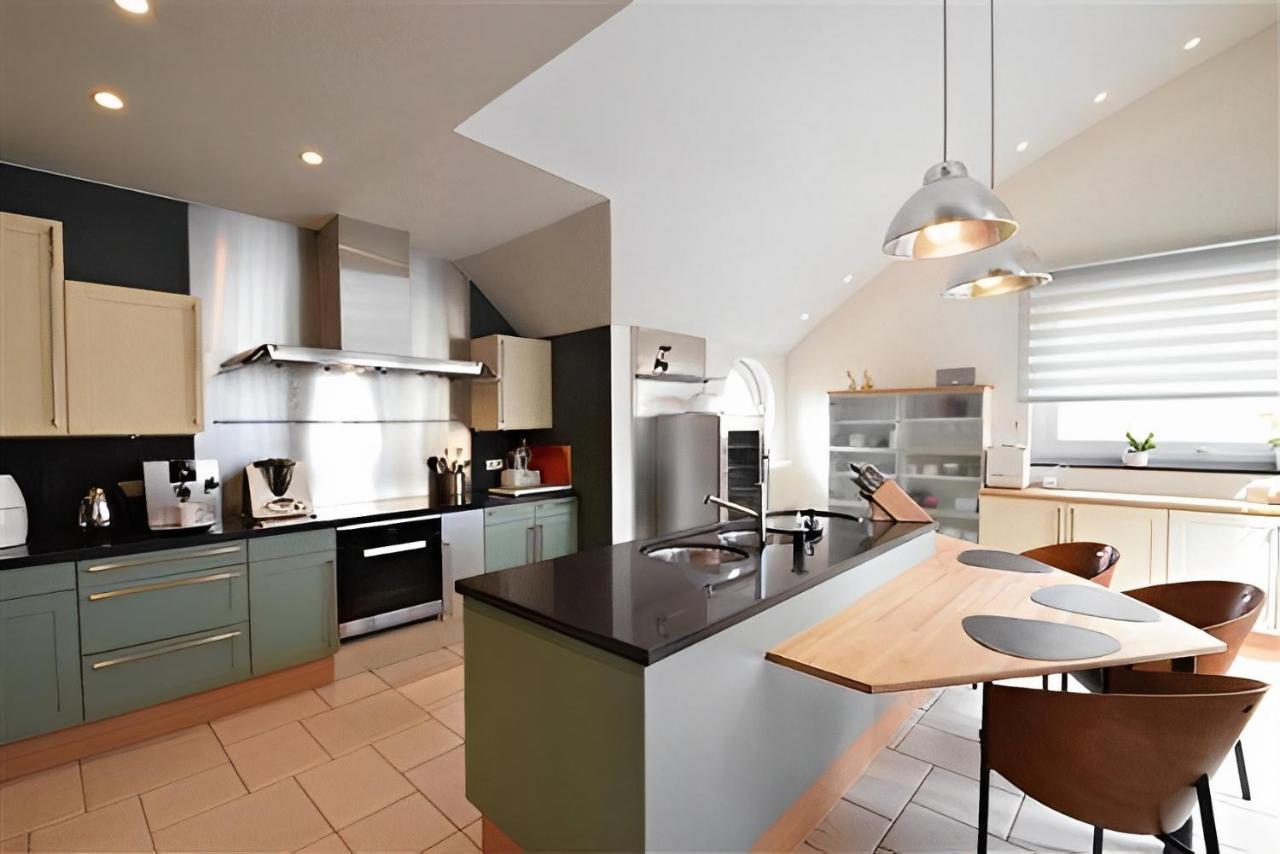 Big And Comfortable Triplex In Knokke Bagian luar foto